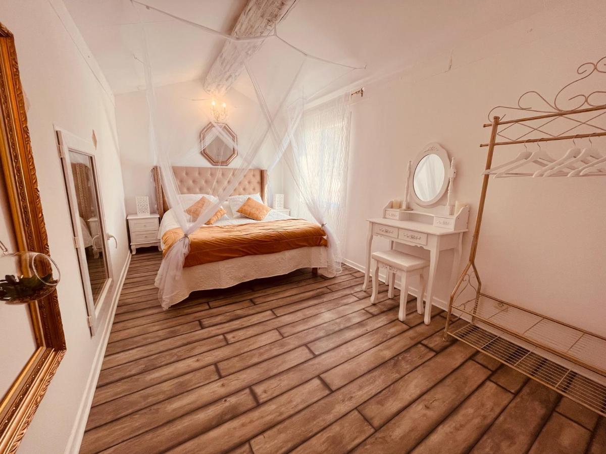 ランブク Domaine Amourellaアパートホテル 部屋 写真