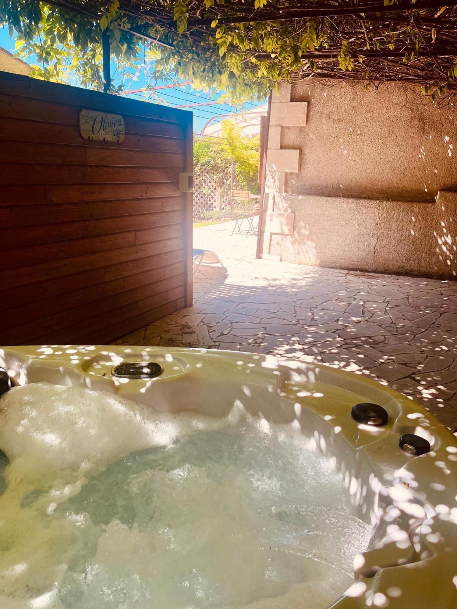 ランブク Domaine Amourellaアパートホテル 部屋 写真